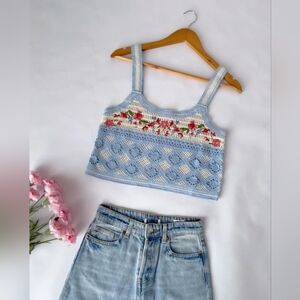 Beautees crocheted floral crop top size S